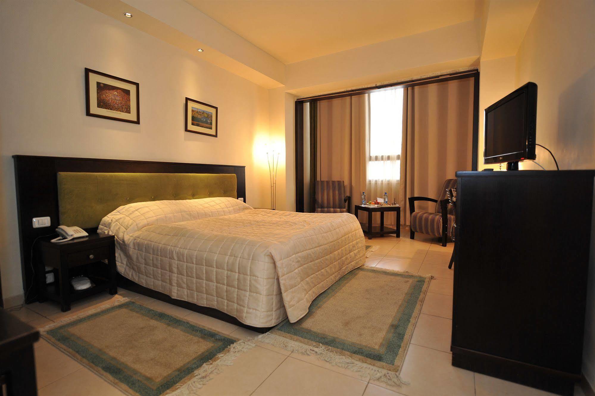 National - Hotel